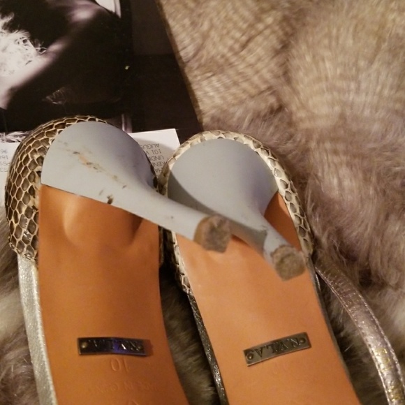 Shoes - Picture 6 of 7